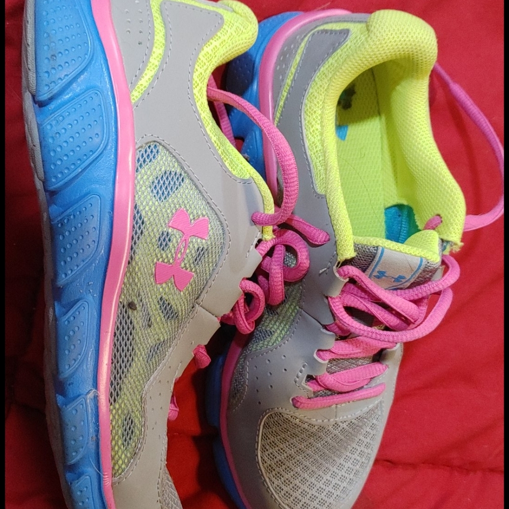 Jogging shoes